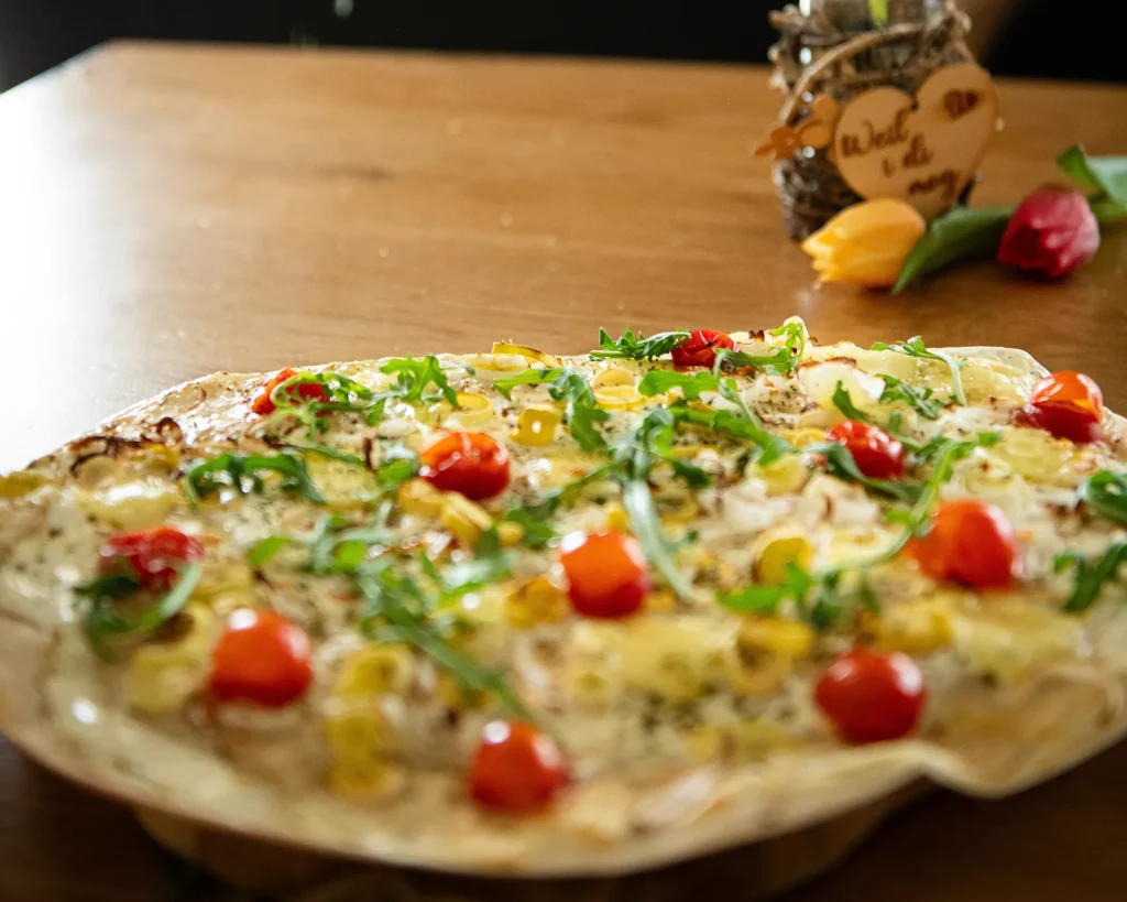 Kathis Steinfeld Café - speisen Gericht mit Tomaten